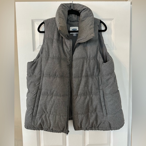 XXL Gray Puffer Vest - Picture 2 of 5